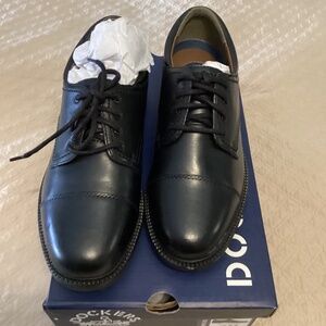 Dockers men’s new with the box size 9 black oxford shoes